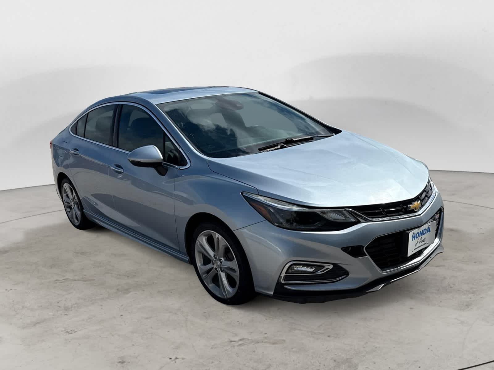 Thumbnail: 2017 Chevrolet Cruze - 6