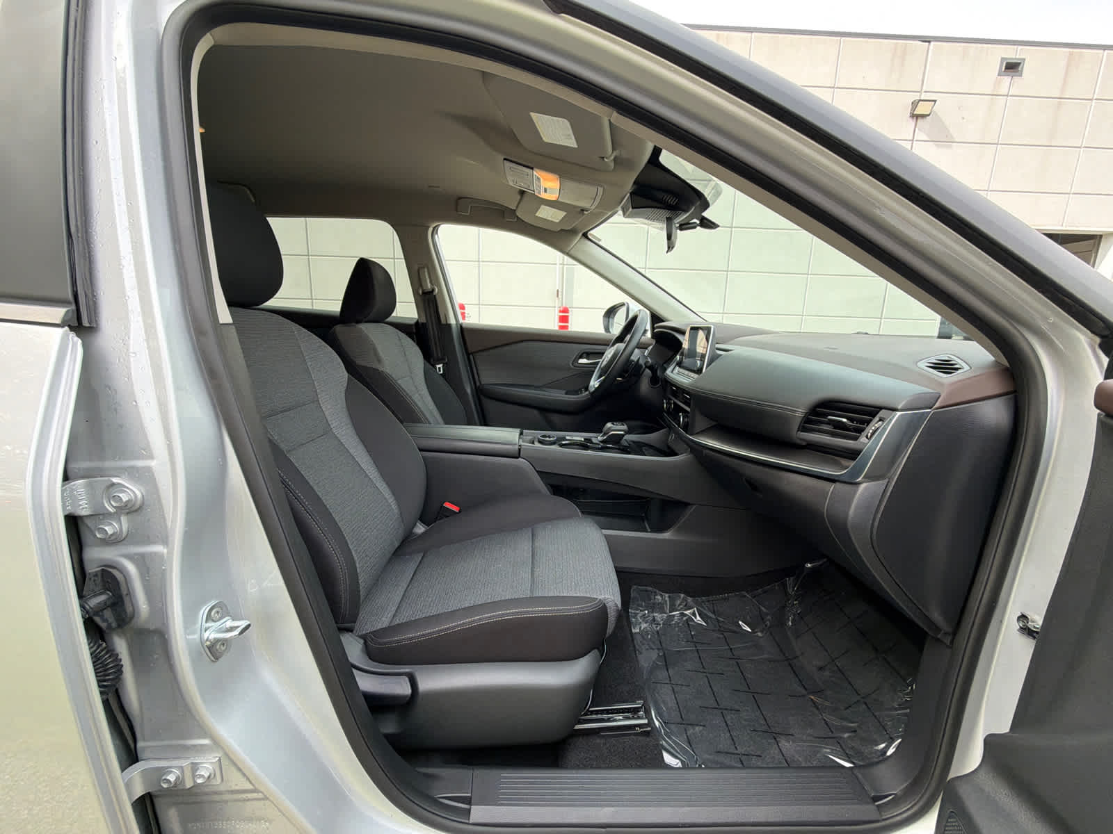 Thumbnail: 2023 Nissan Rogue - 8