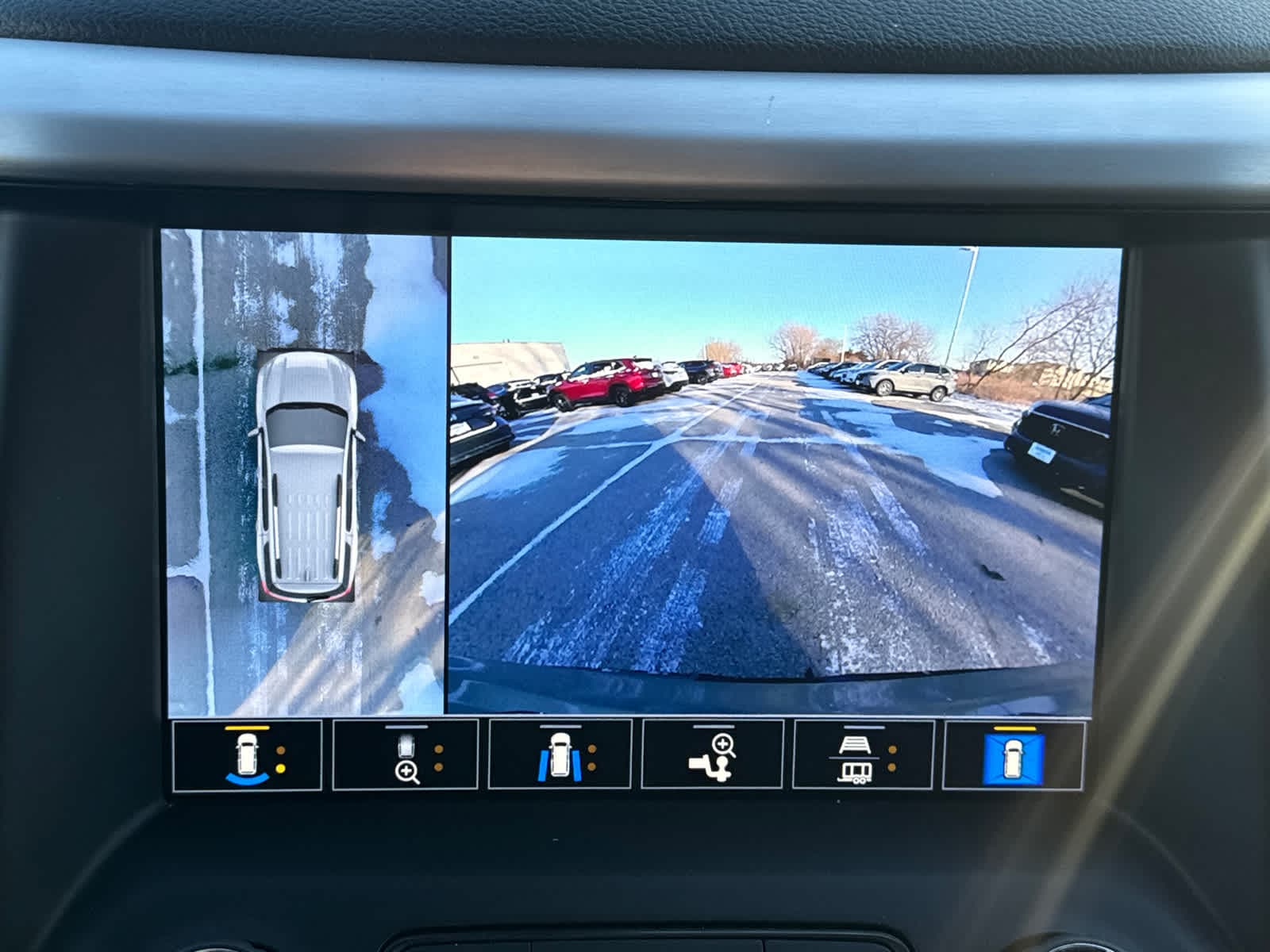 Thumbnail: 2023 GMC Acadia - 16