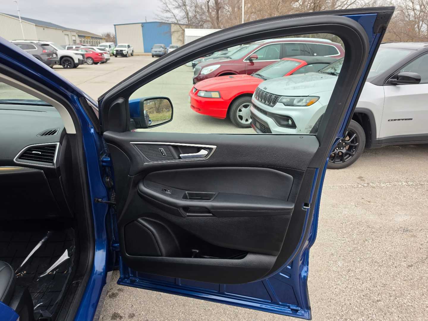 Thumbnail: 2022 Ford Edge - 15