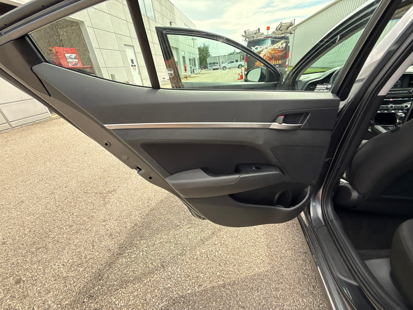 Thumbnail: 2020 Hyundai Elantra - 25