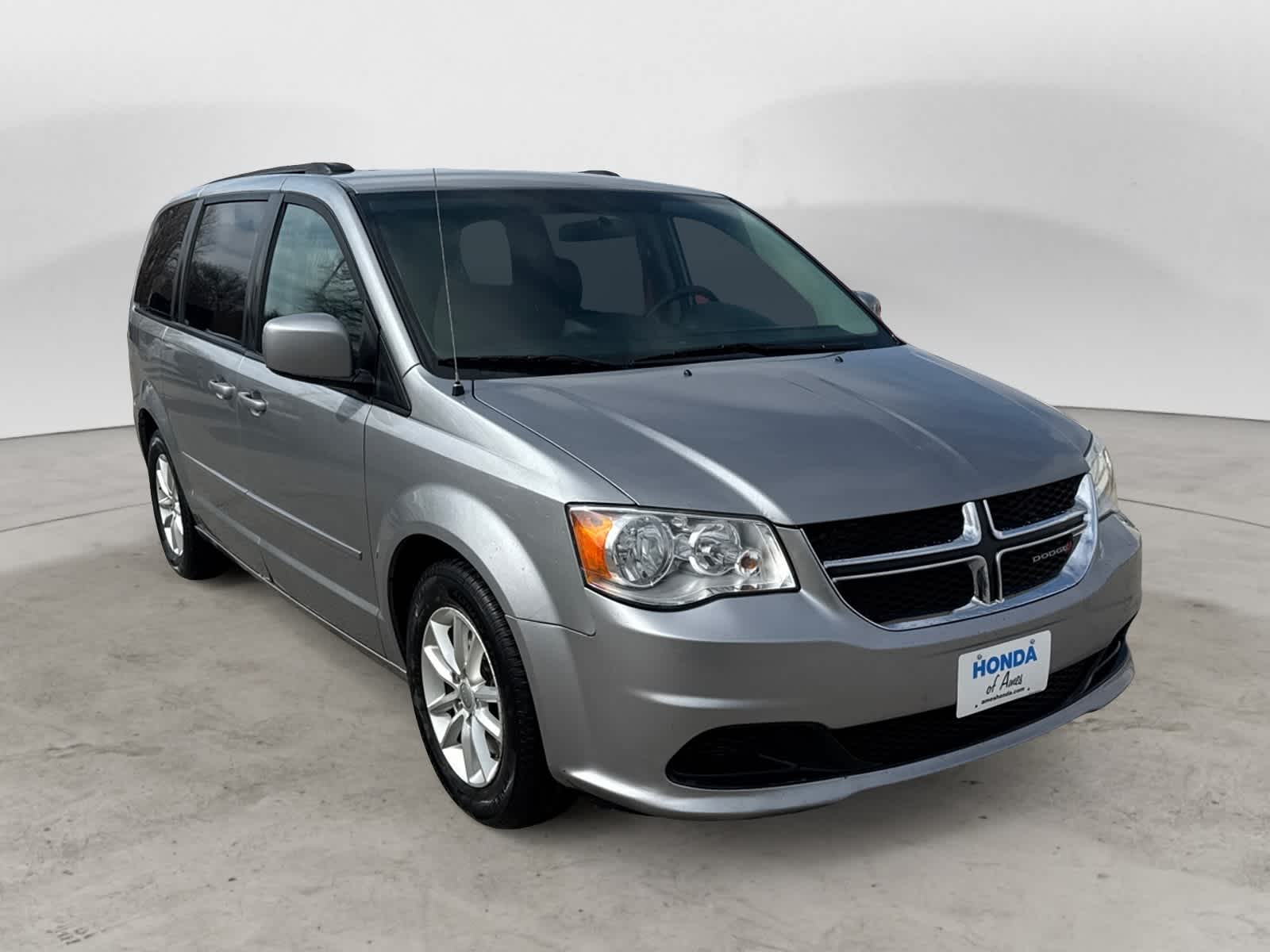 Thumbnail: 2016 Dodge Grand Caravan - 6
