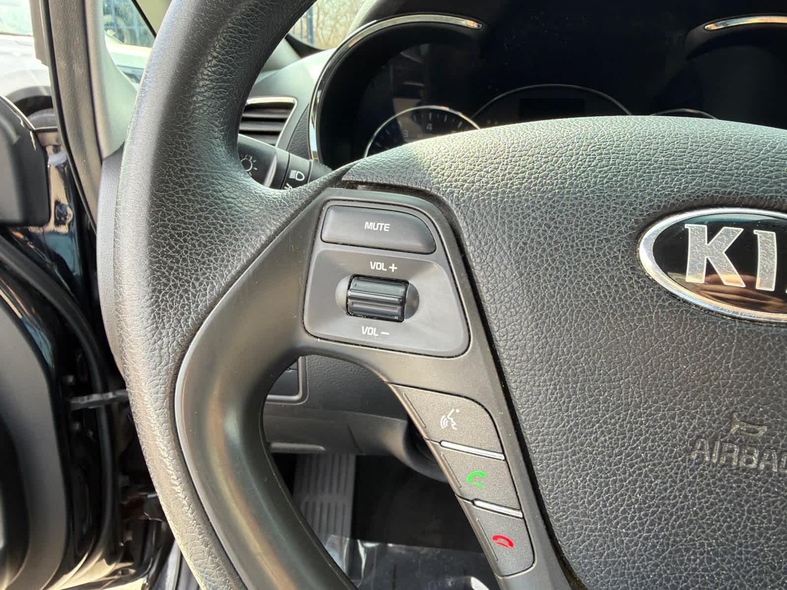 Thumbnail: 2017 Kia Forte - 20