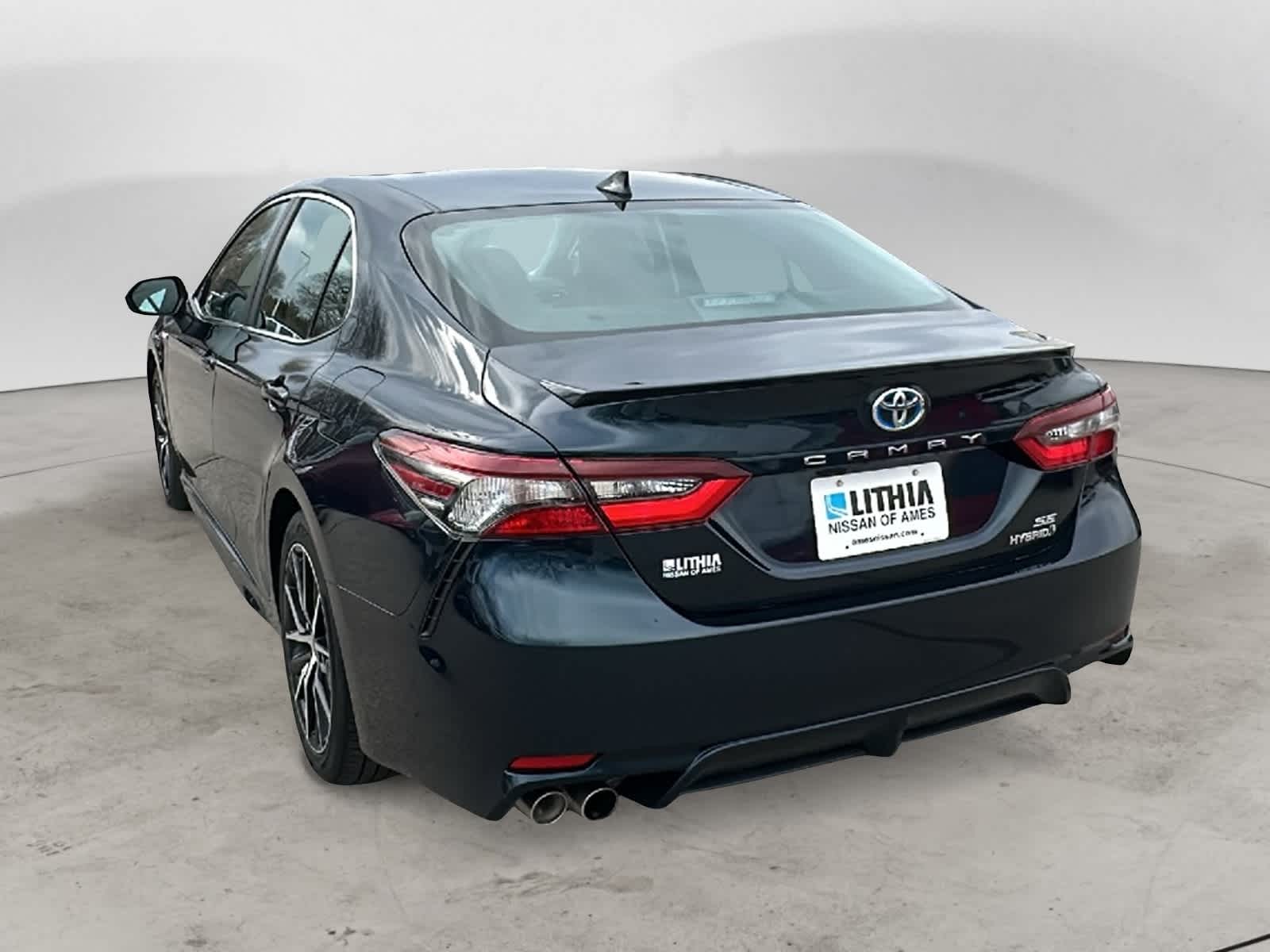 Thumbnail: 2021 Toyota Camry - 4