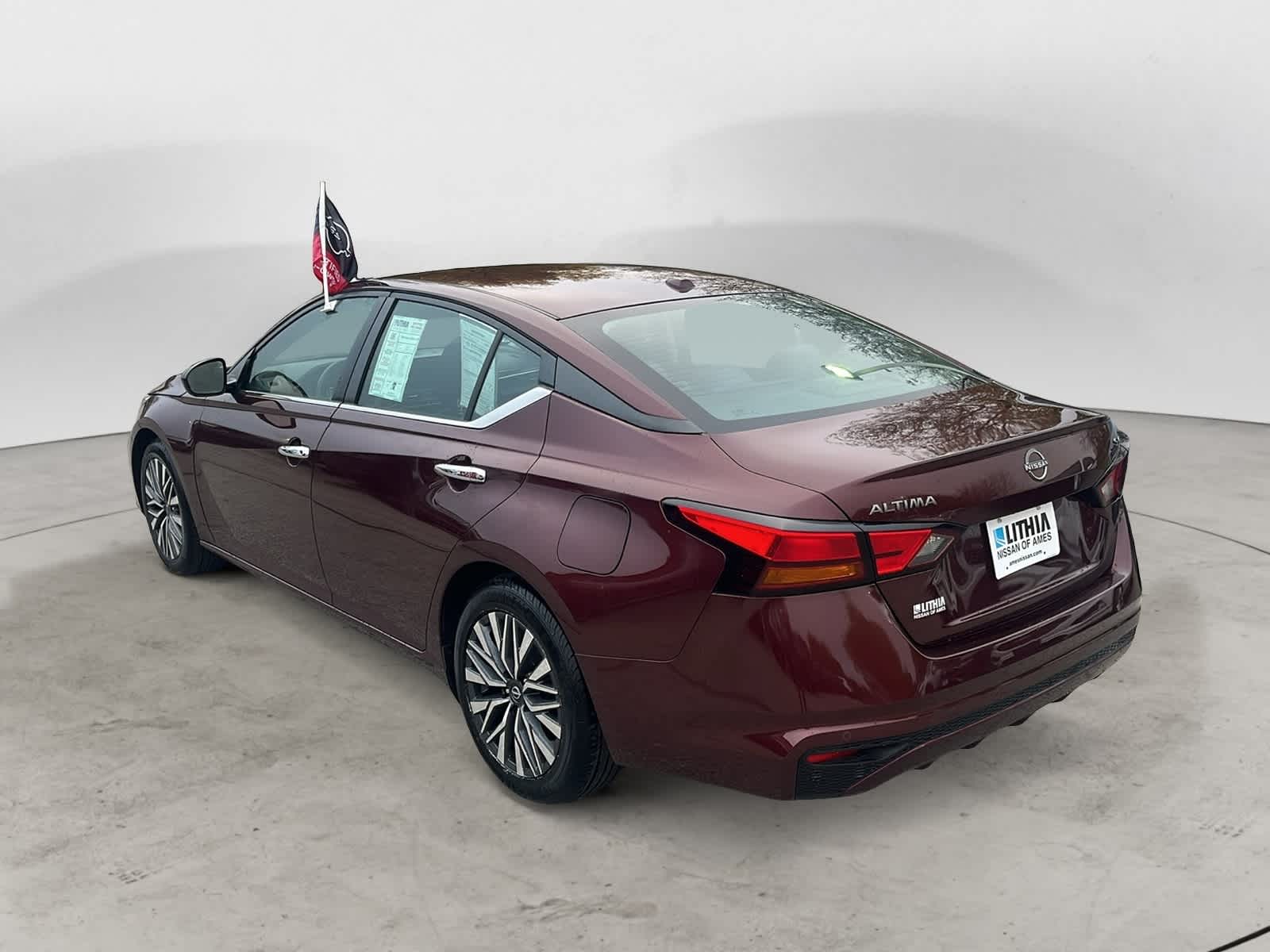 Thumbnail: 2023 Nissan Altima - 4