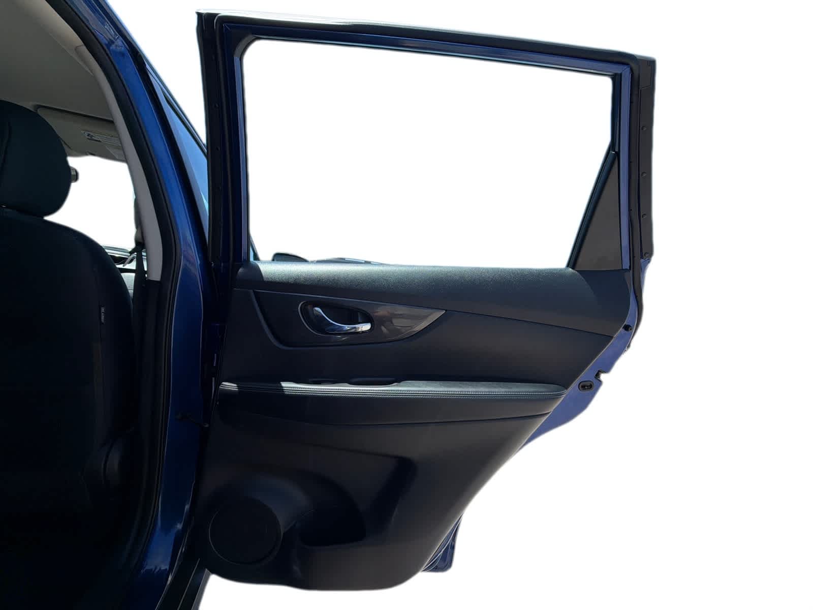 Thumbnail: 2017 Nissan Rogue - 9