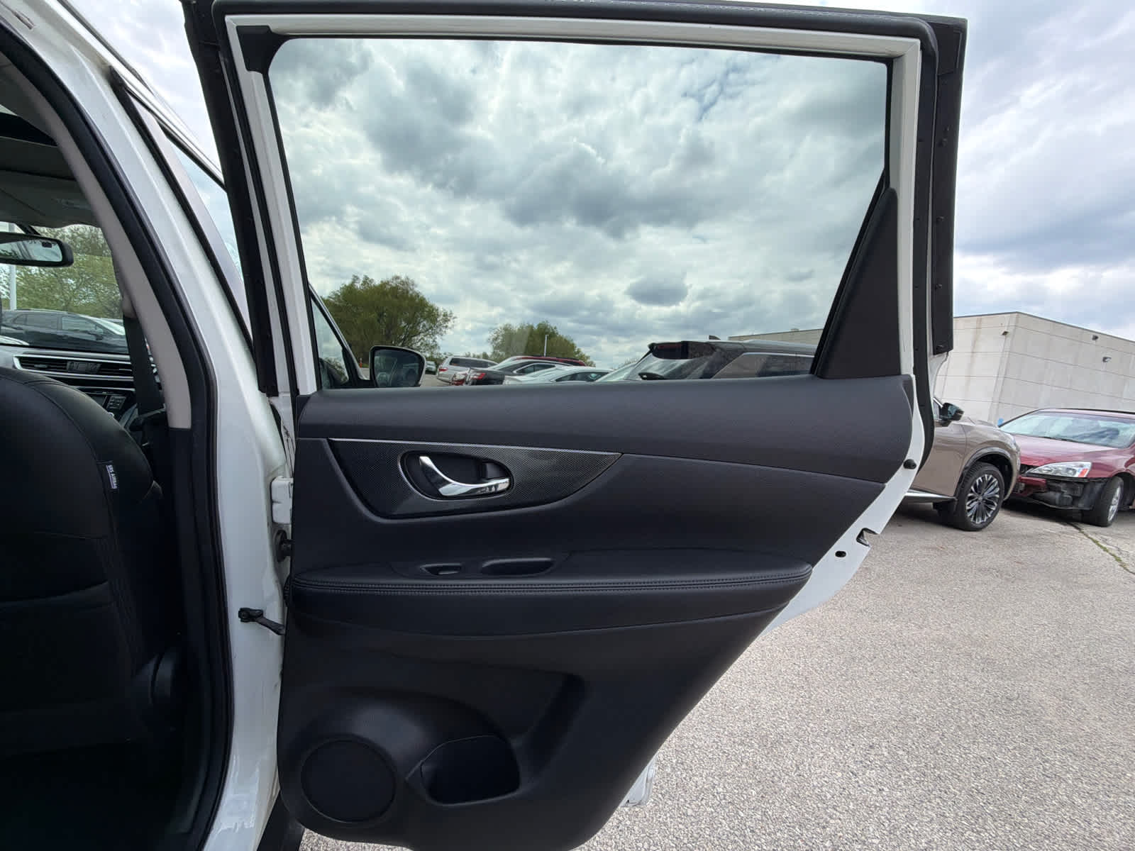 Thumbnail: 2015 Nissan Rogue - 7