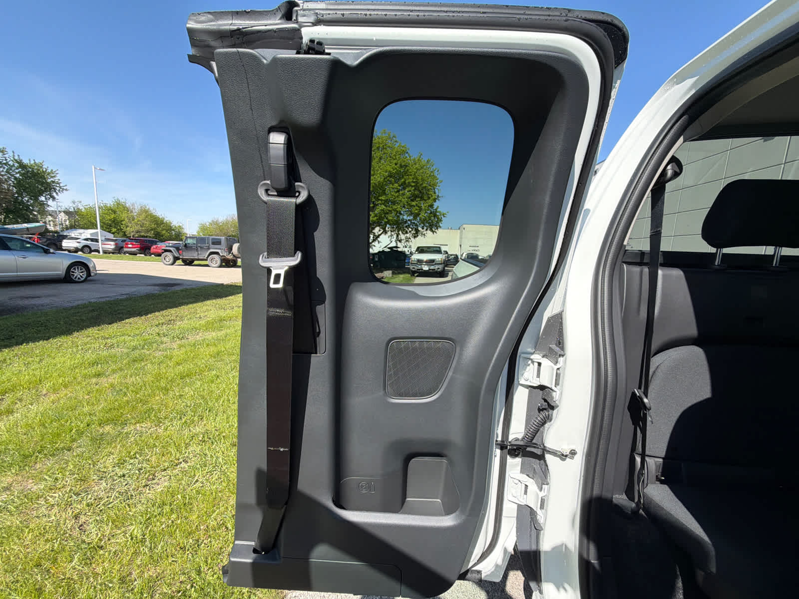 Thumbnail: 2026 Nissan Frontier - 9