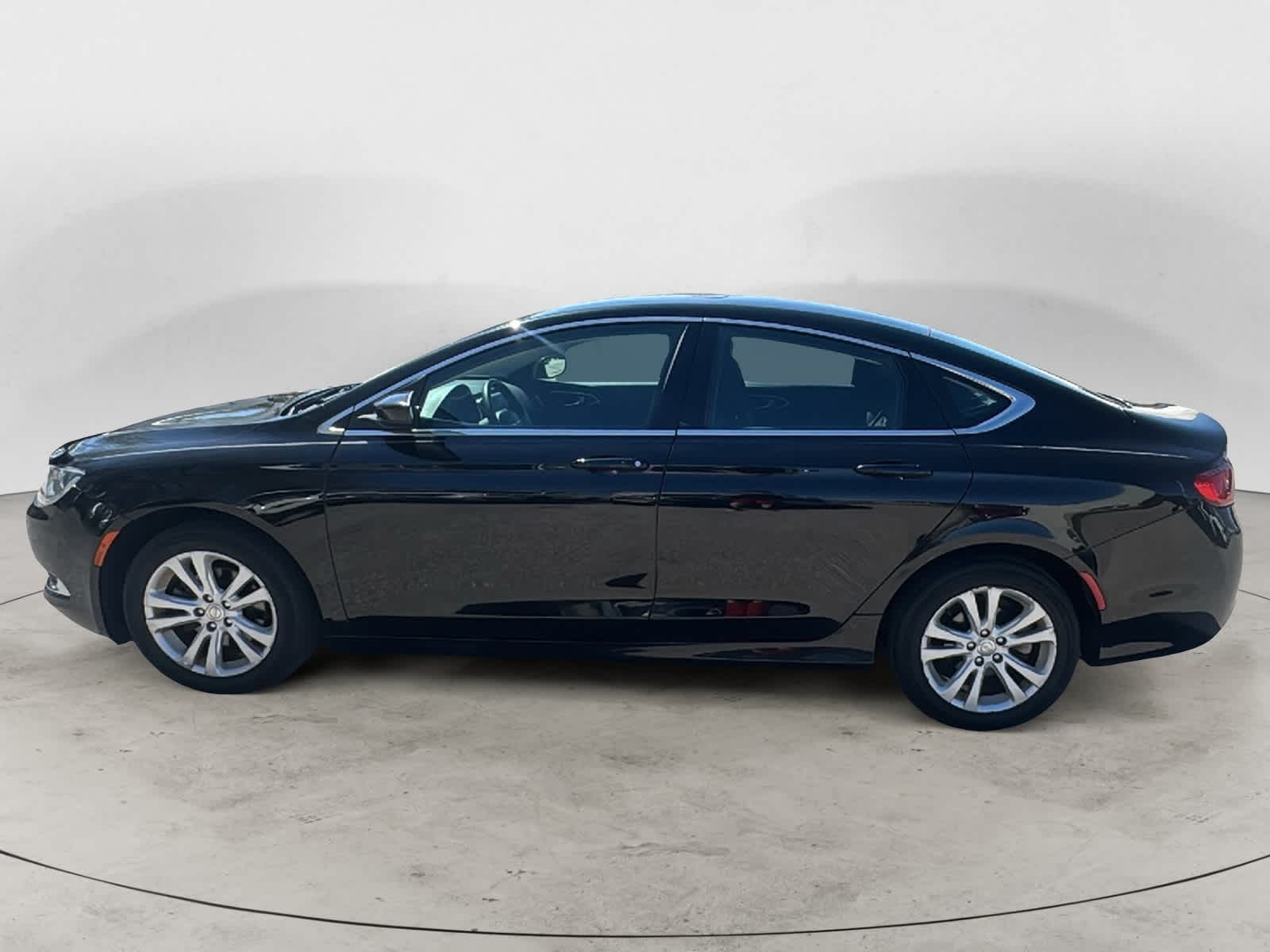 Thumbnail: 2015 Chrysler 200 - 2