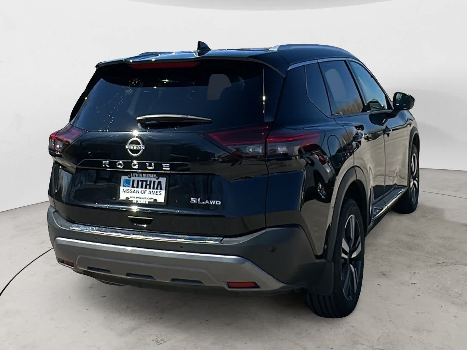 Thumbnail: 2023 Nissan Rogue - 3