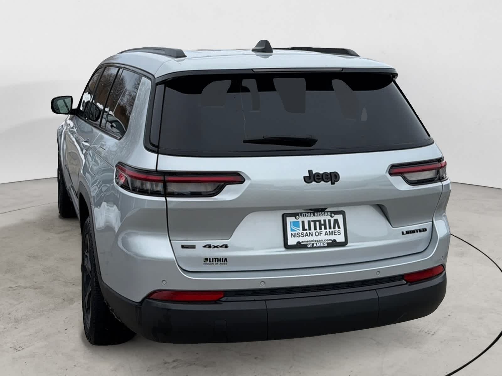 Thumbnail: 2023 Jeep Grand Cherokee - 3
