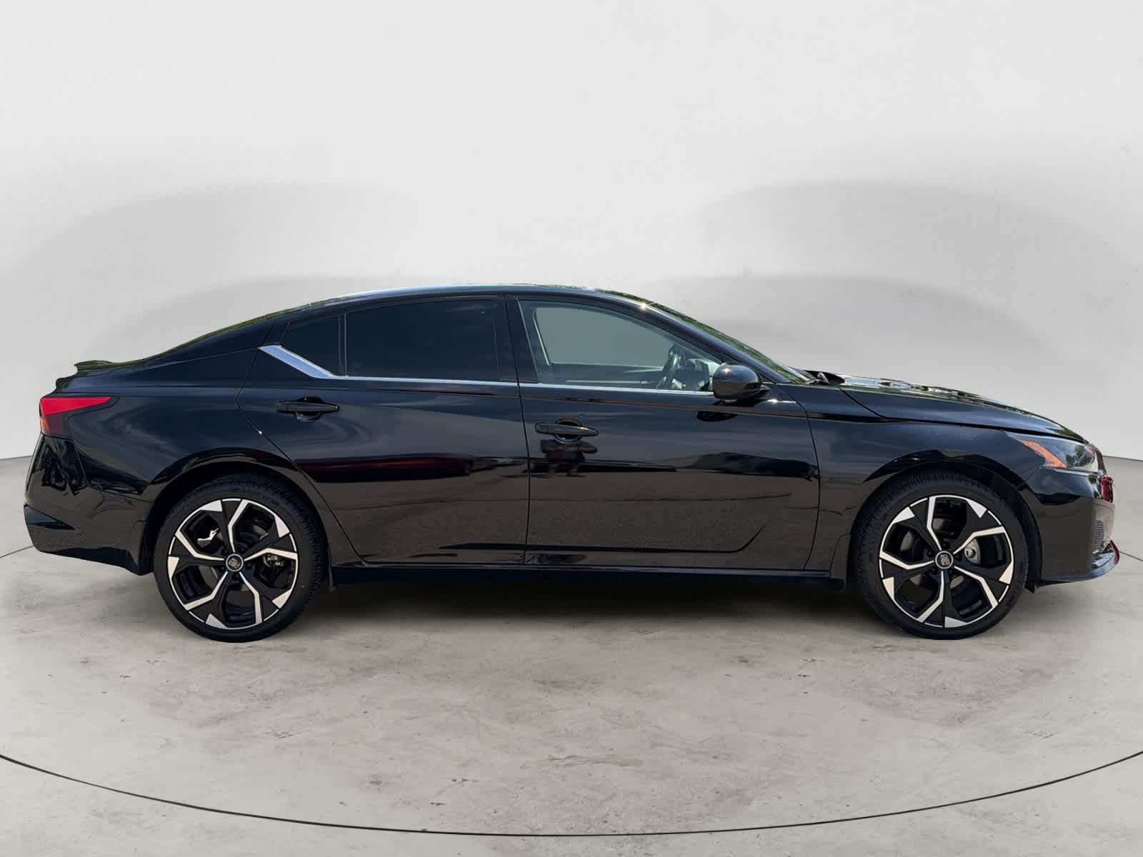 Thumbnail: 2023 Nissan Altima - 5