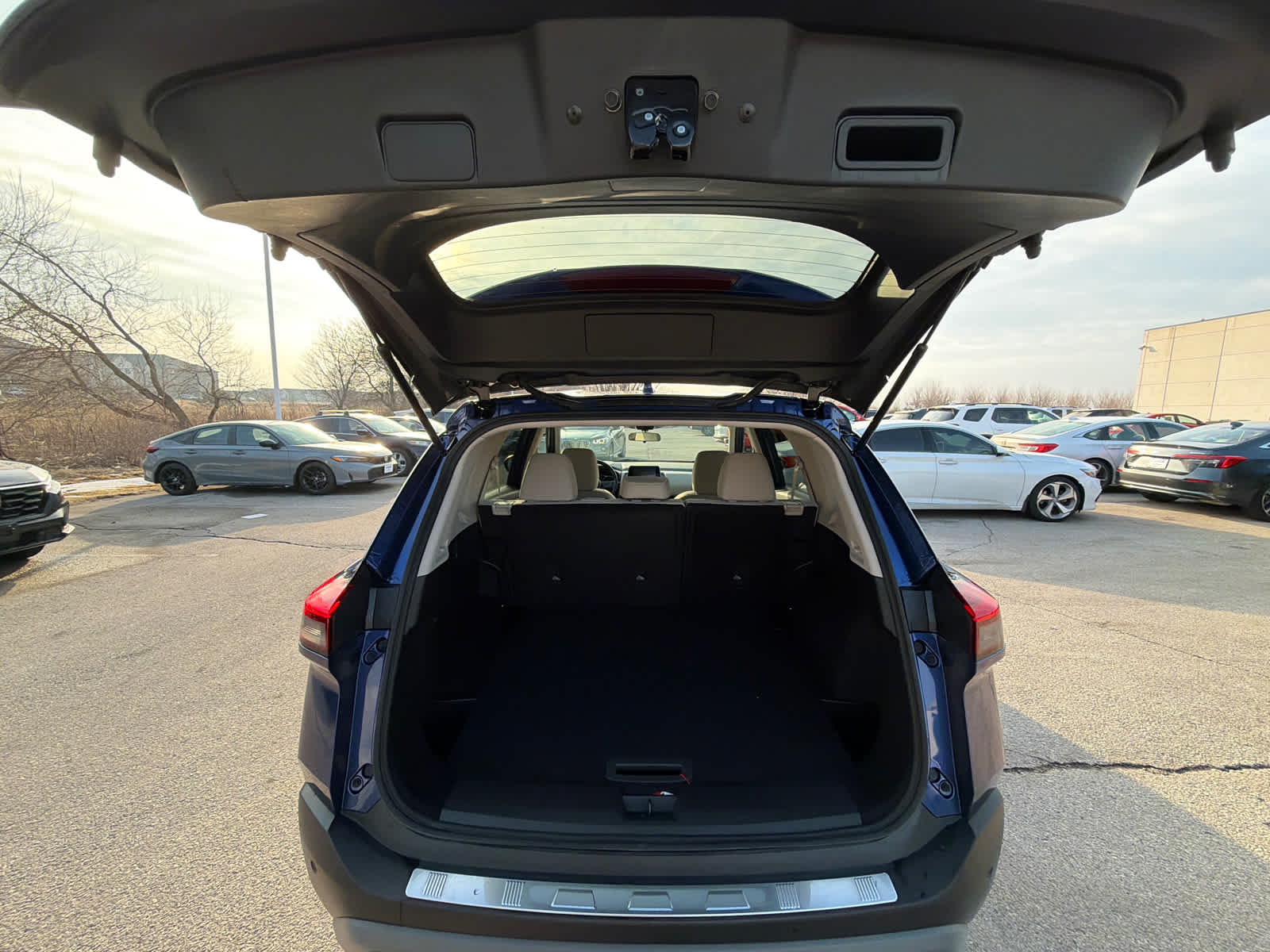 Thumbnail: 2022 Nissan Rogue - 12