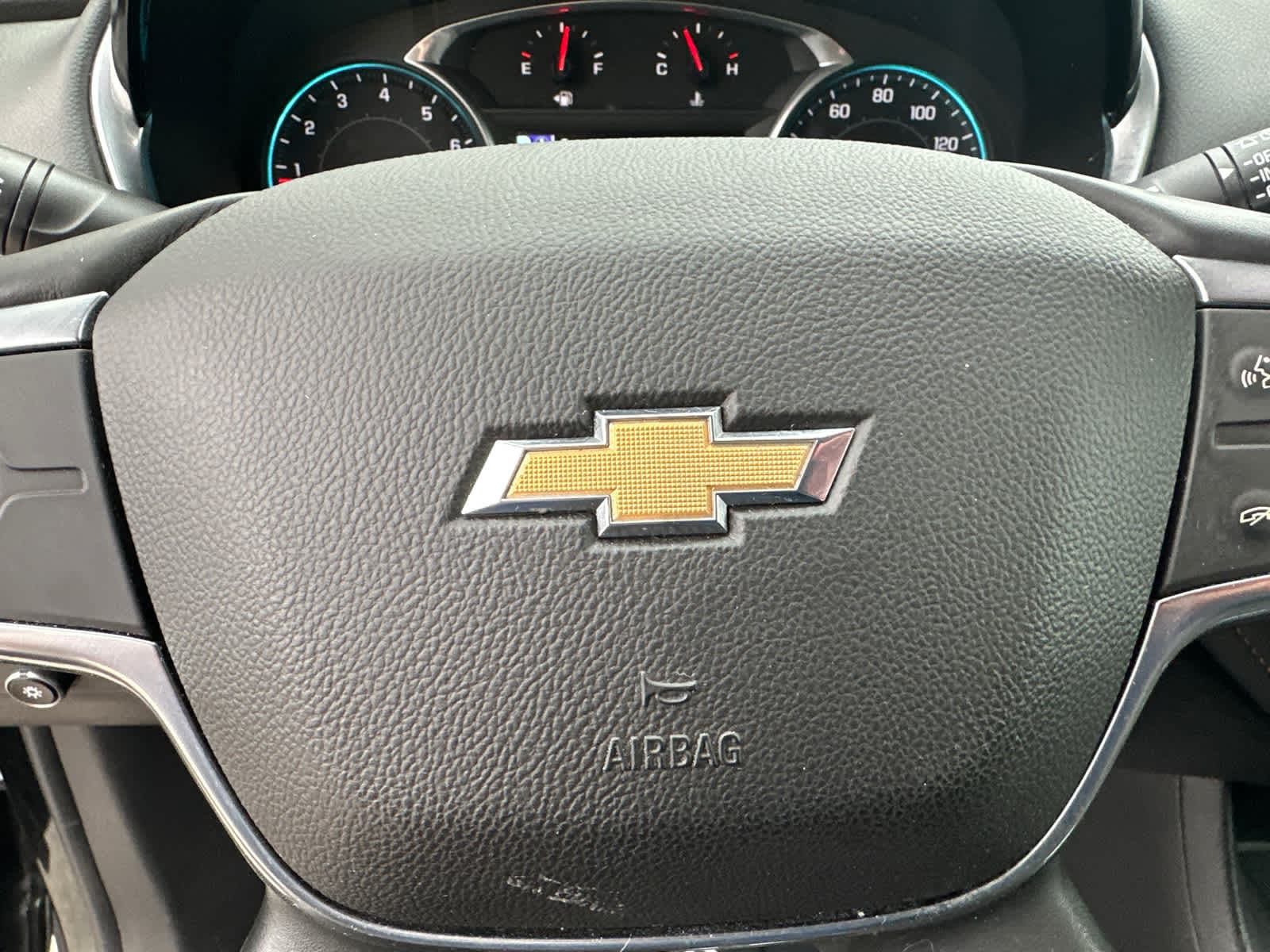 Thumbnail: 2018 Chevrolet Traverse - 17