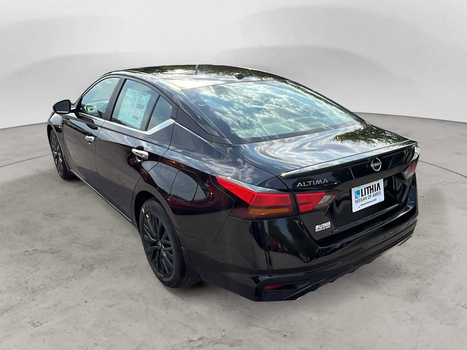 Thumbnail: 2025 Nissan Altima - 3