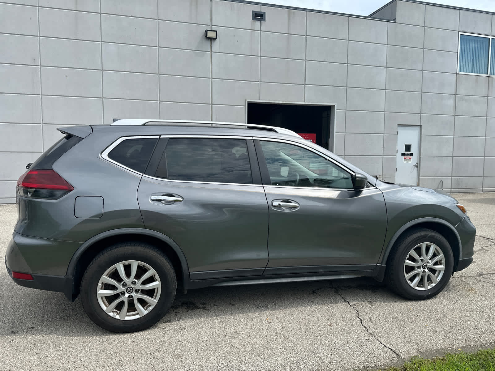 Thumbnail: 2020 Nissan Rogue - 7