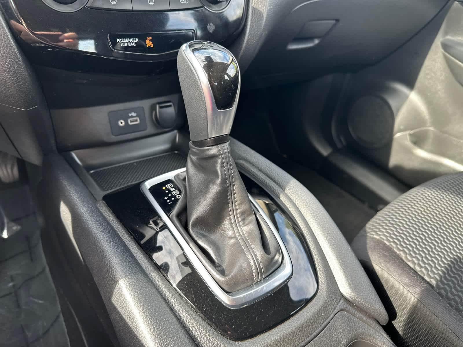 Thumbnail: 2021 Nissan Rogue Sport - 21
