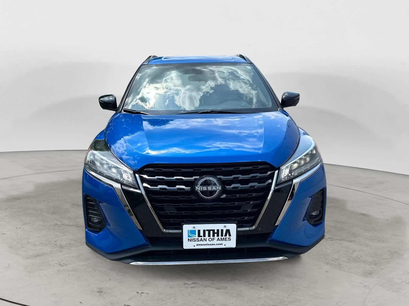2022 Nissan Kicks SR 2