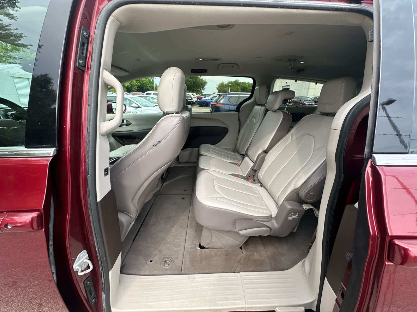 Thumbnail: 2017 Chrysler Pacifica - 11