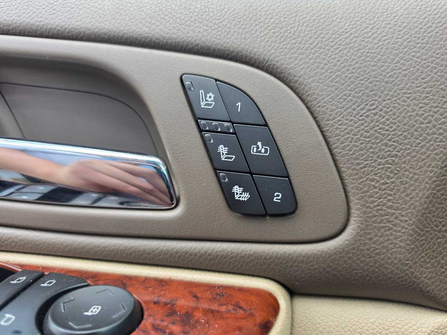 Thumbnail: 2014 GMC Yukon XL - 17