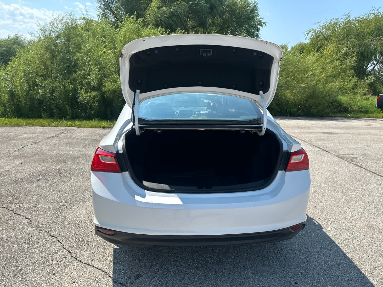 Thumbnail: 2018 Chevrolet Malibu - 9