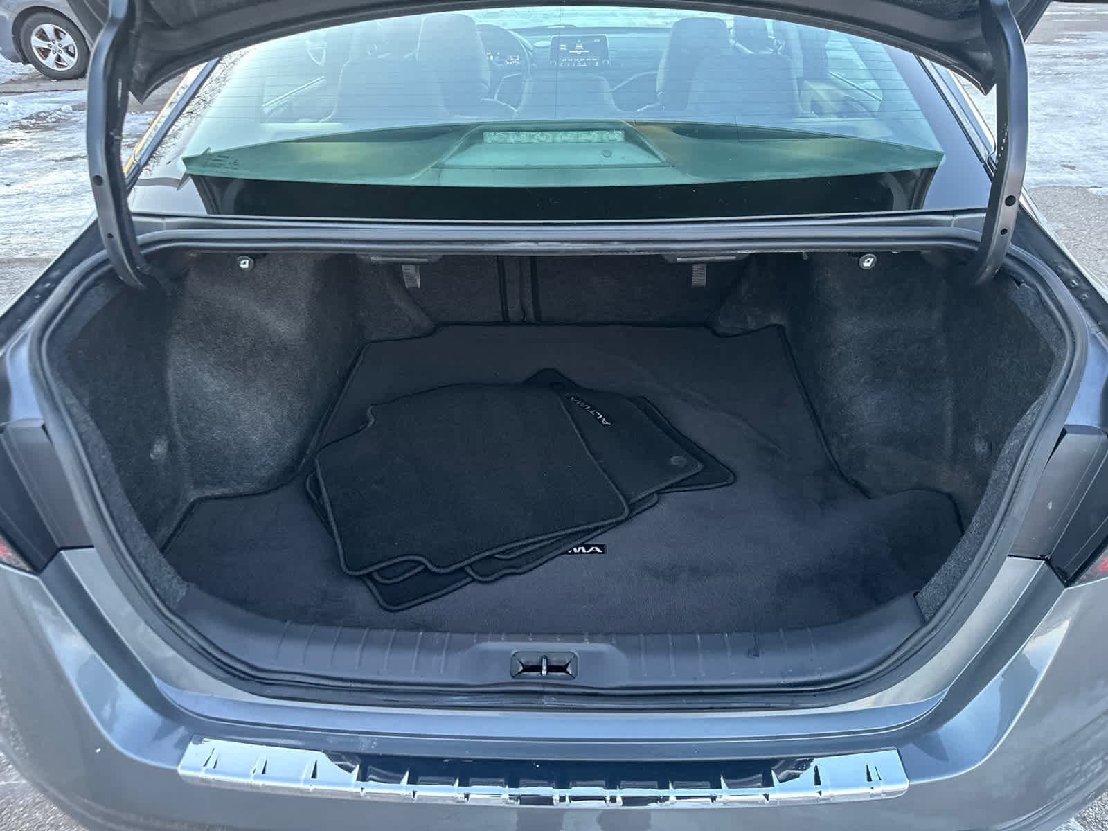 Thumbnail: 2022 Nissan Altima - 10