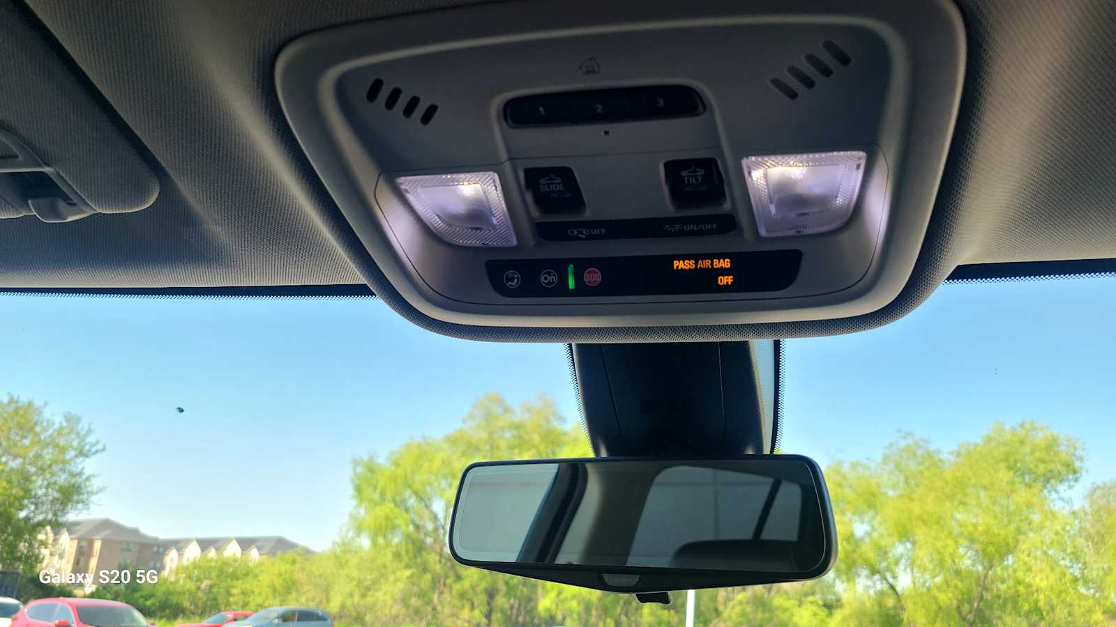 Thumbnail: 2019 Chevrolet Traverse - 21