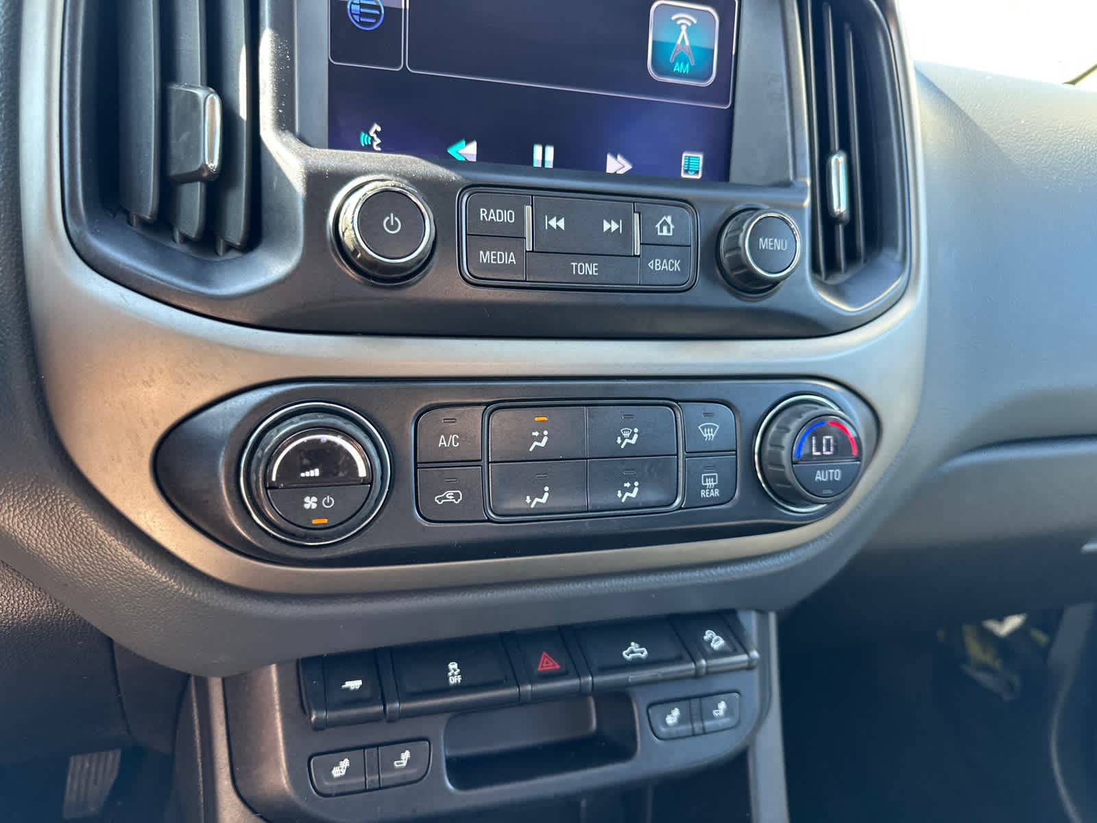 Thumbnail: 2015 Chevrolet Colorado - 23