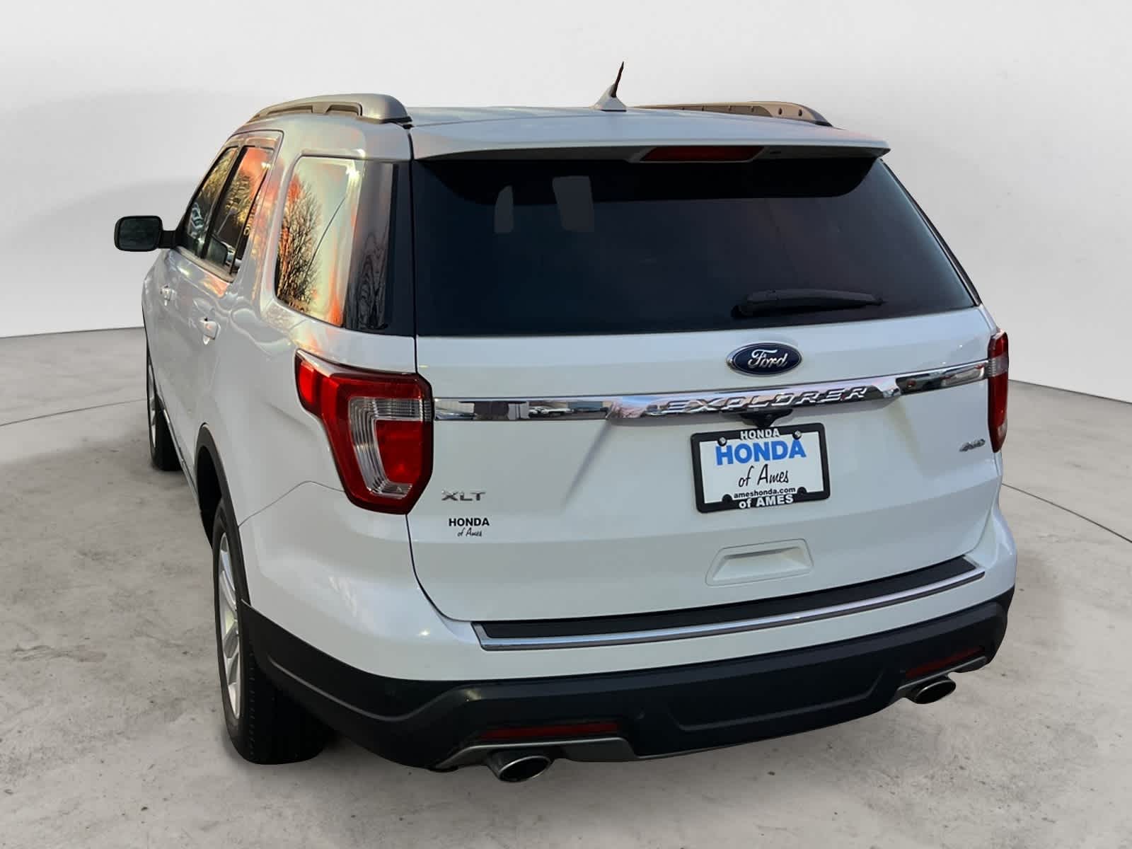 Thumbnail: 2018 Ford Explorer - 3