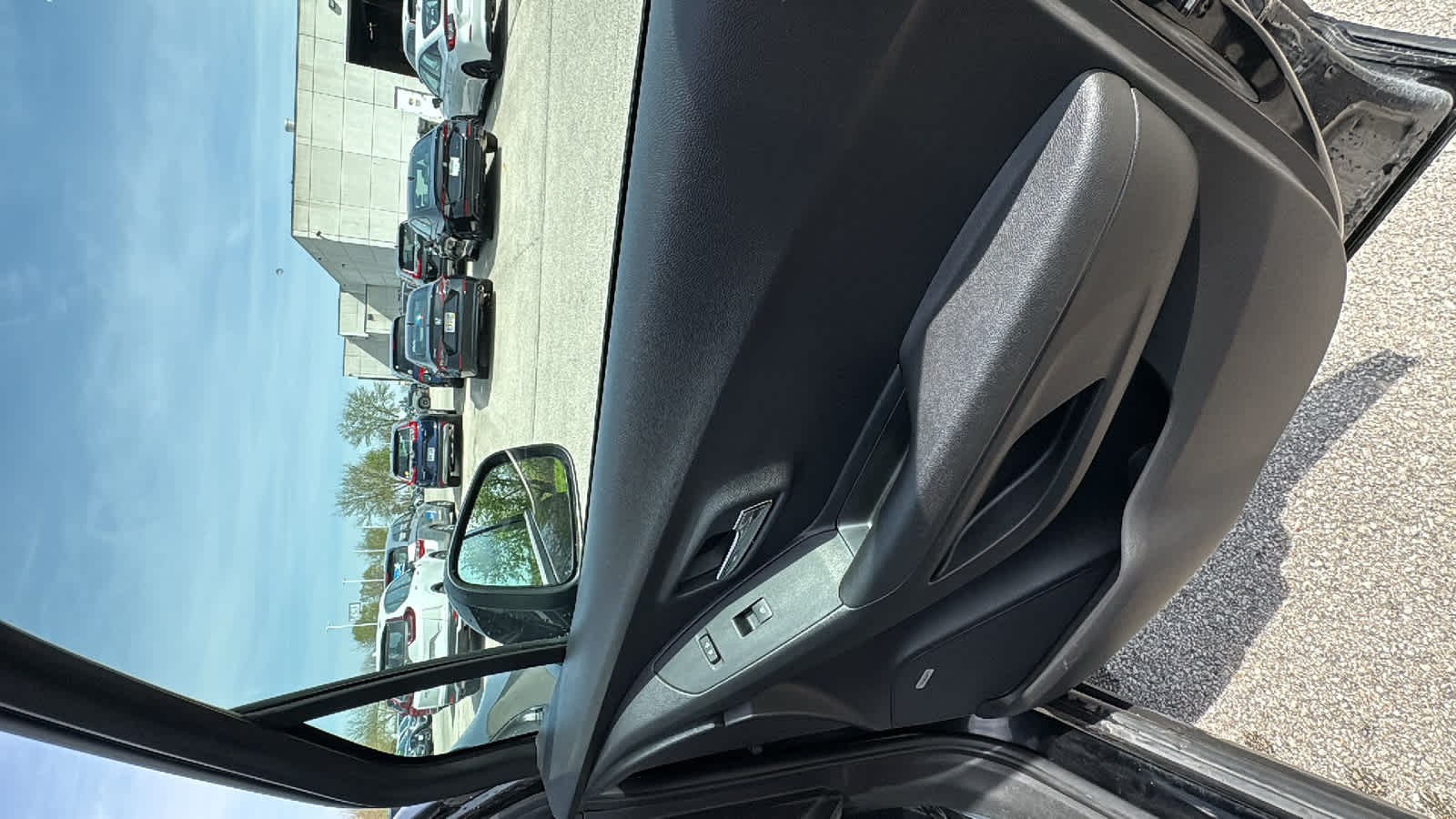 Thumbnail: 2019 Chevrolet Trax - 21