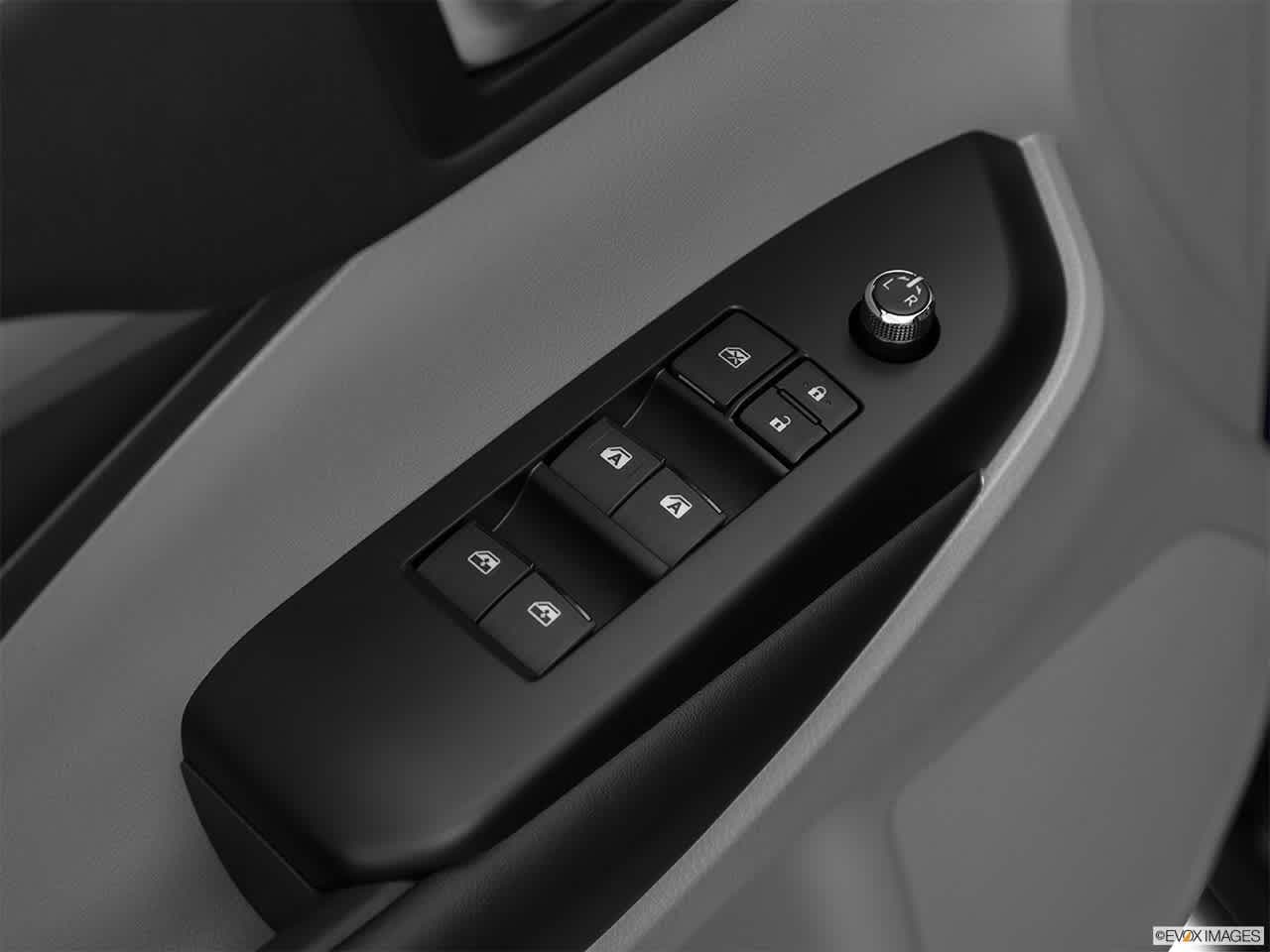 Thumbnail: 2014 Toyota Highlander - 23