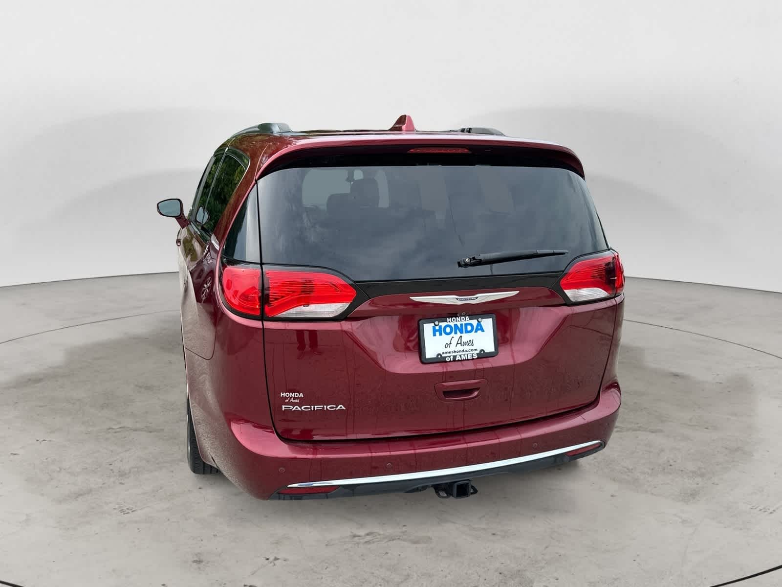 Thumbnail: 2017 Chrysler Pacifica - 2
