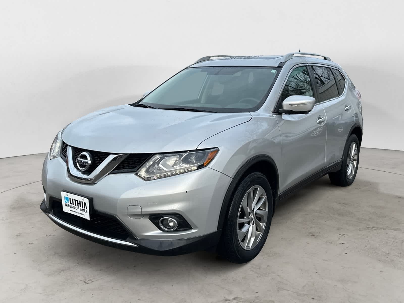 2015 Nissan Rogue SL's photo