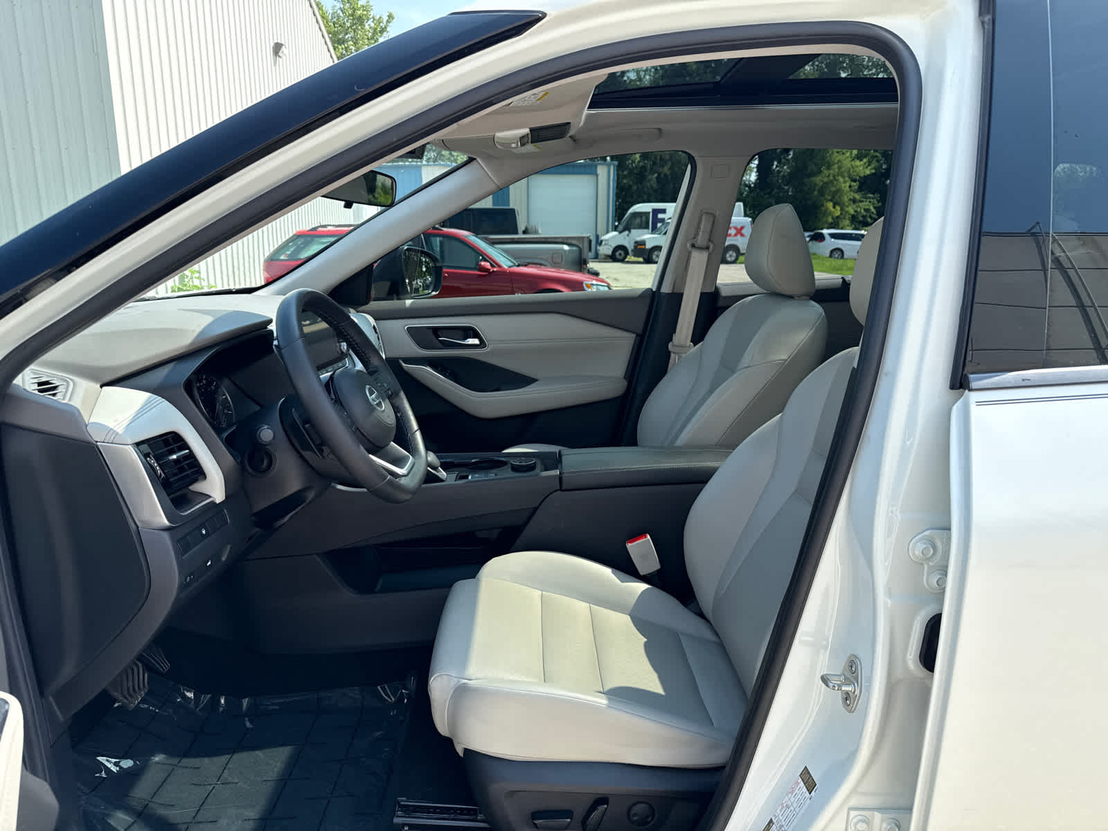 Thumbnail: 2021 Nissan Rogue - 12