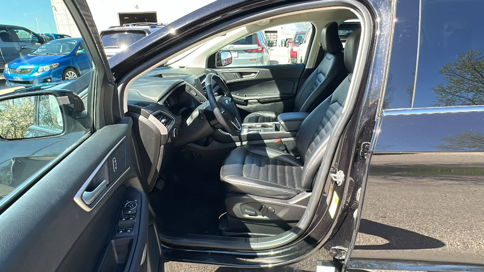 Thumbnail: 2023 Ford Edge - 16