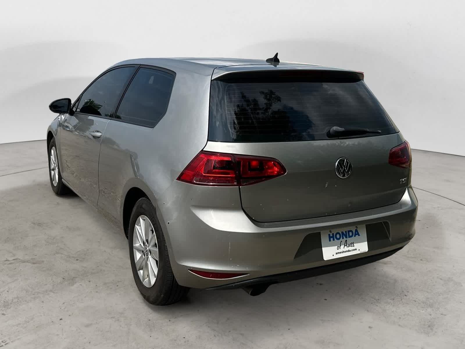 2015 Volkswagen Golf S 4