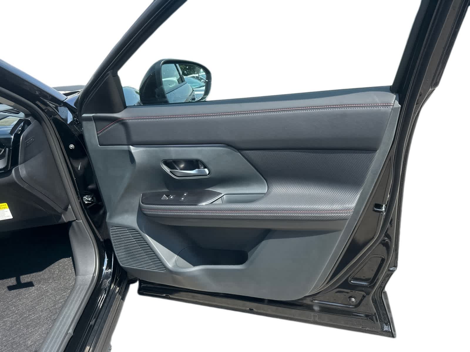 Thumbnail: 2025 Nissan Kicks - 6