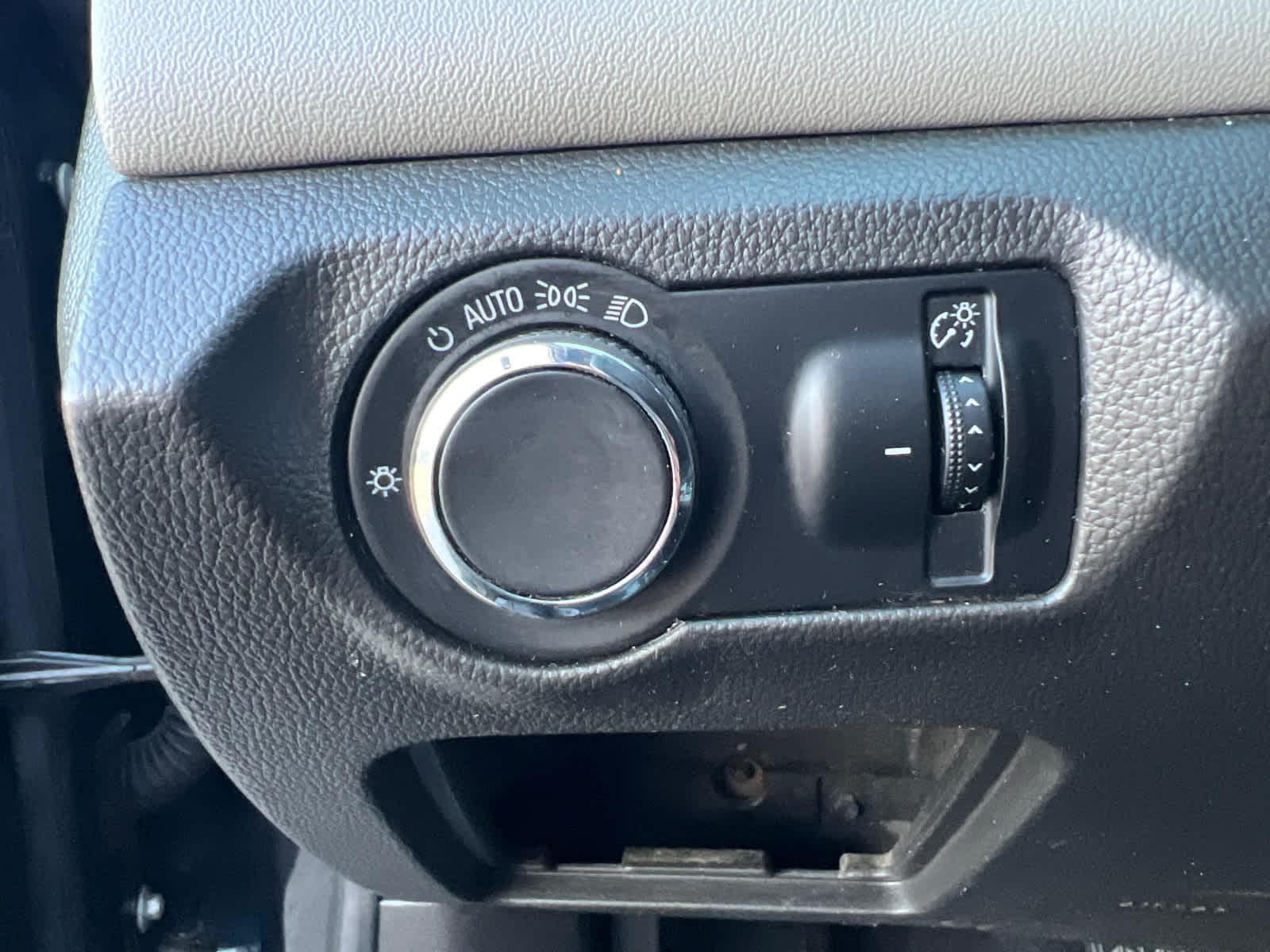 Thumbnail: 2013 Chevrolet Cruze - 19