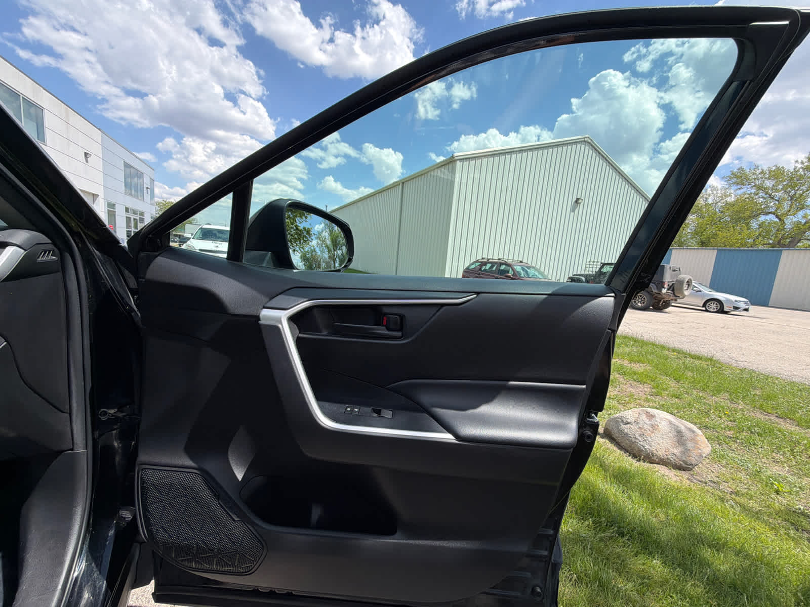 Thumbnail: 2022 Toyota RAV4 - 7