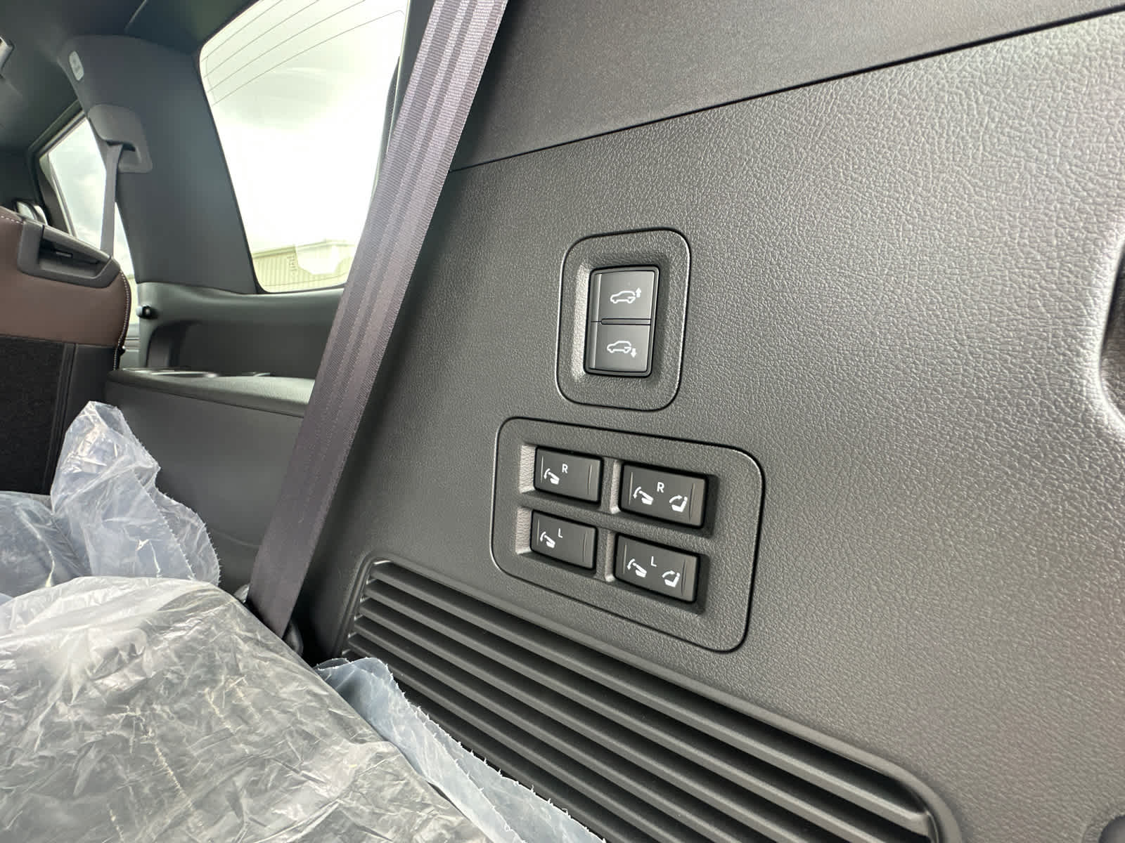 Thumbnail: 2025 Nissan Armada - 28
