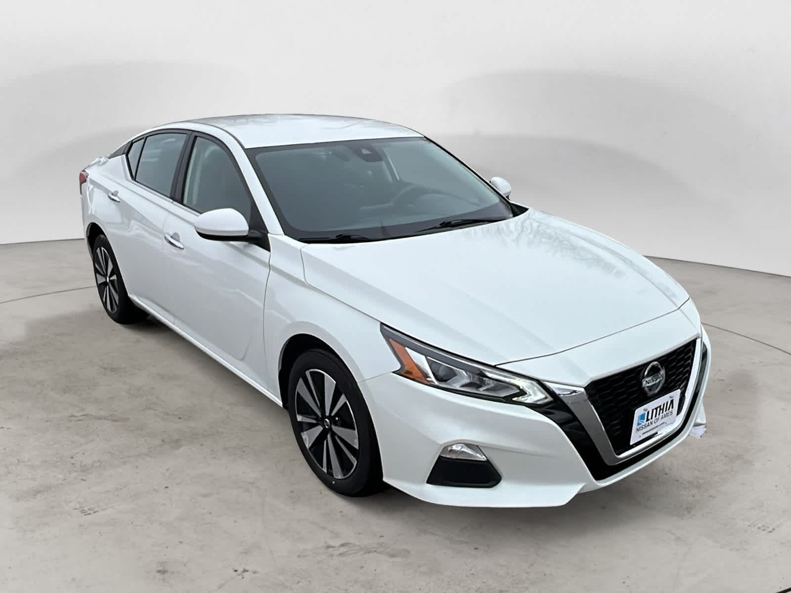 Thumbnail: 2022 Nissan Altima - 2