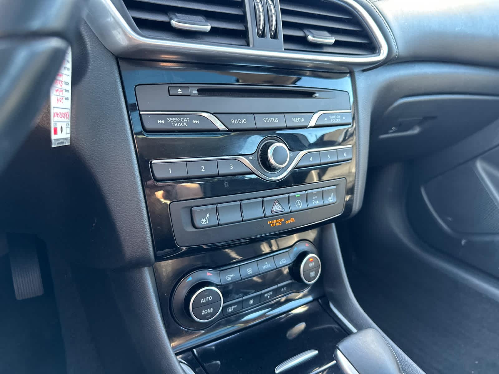 Thumbnail: 2019 INFINITI QX30 - 29