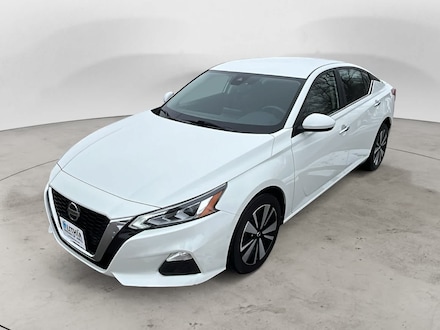 2022 Nissan Altima 2.5 SV Sedan