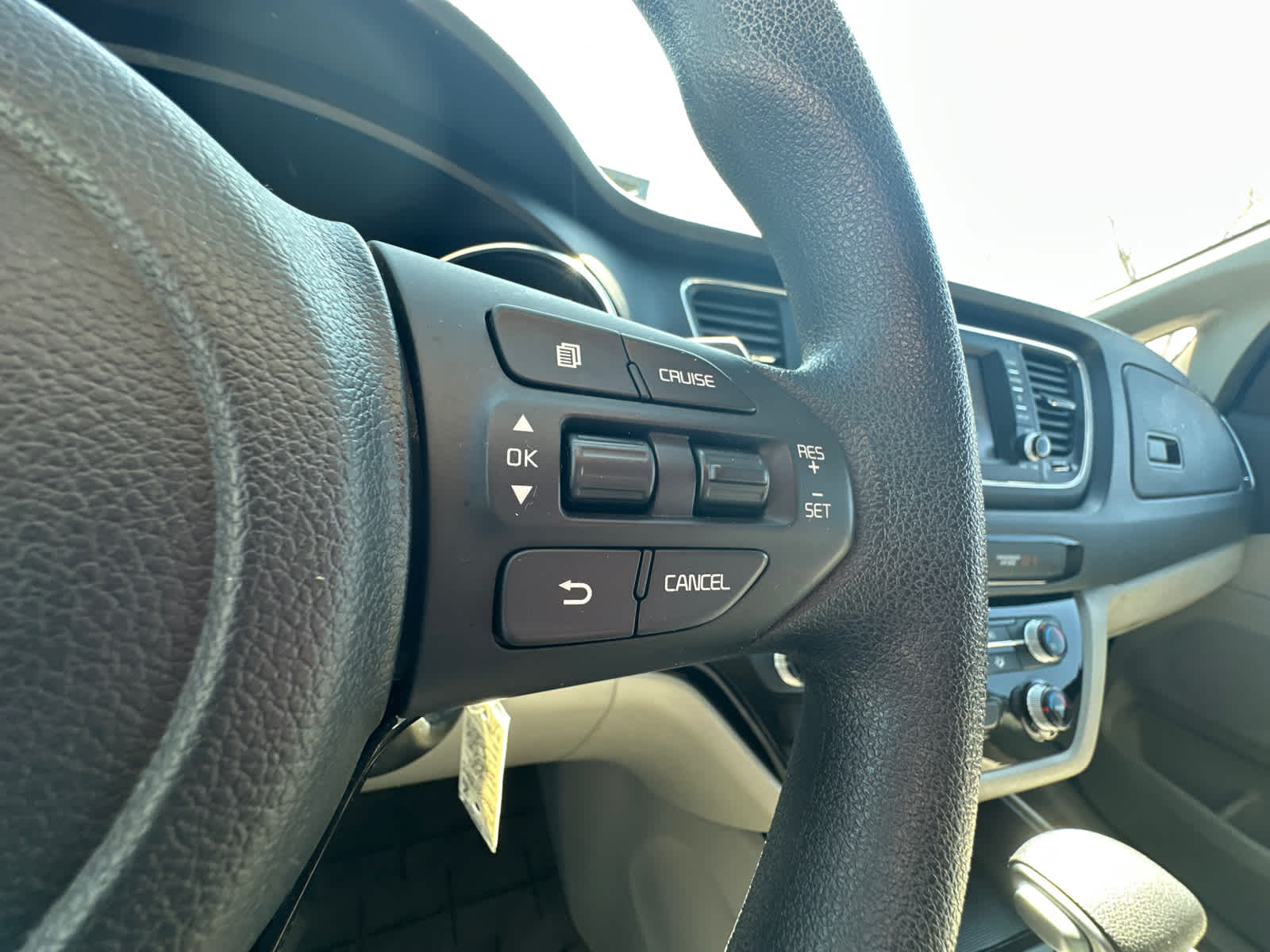 2021 Kia Sedona LX 27
