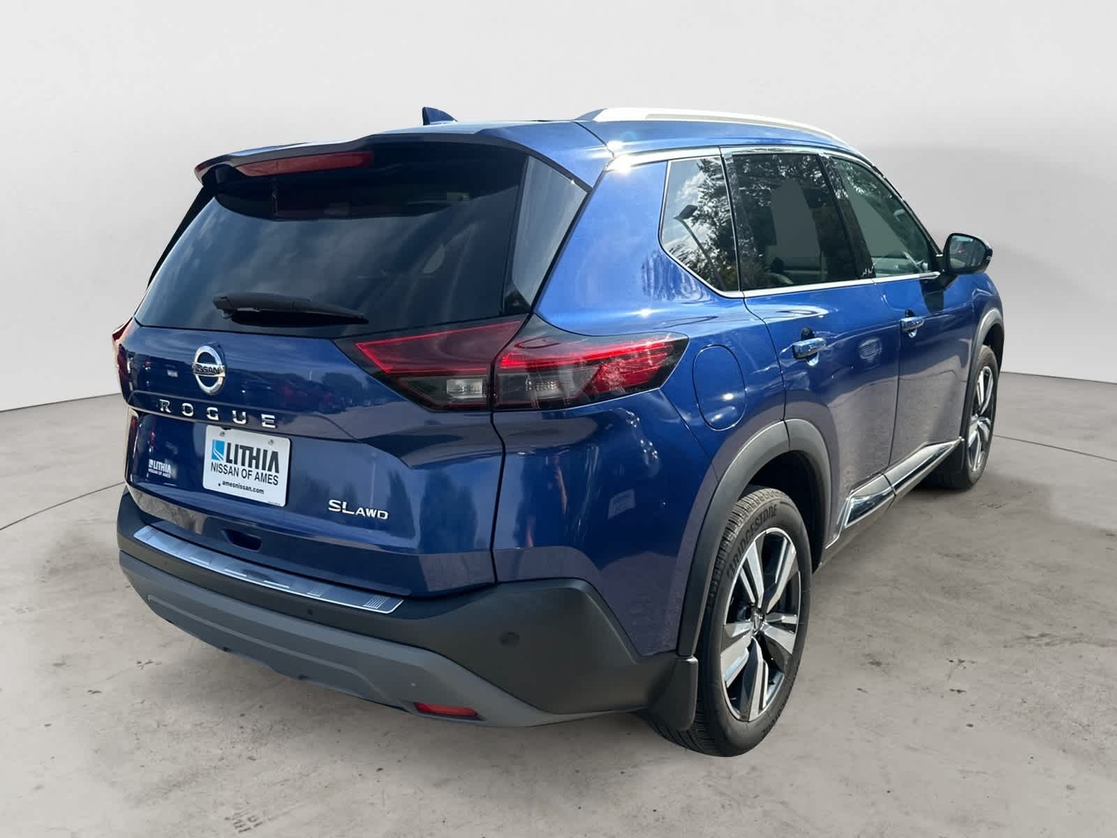 Thumbnail: 2021 Nissan Rogue - 3