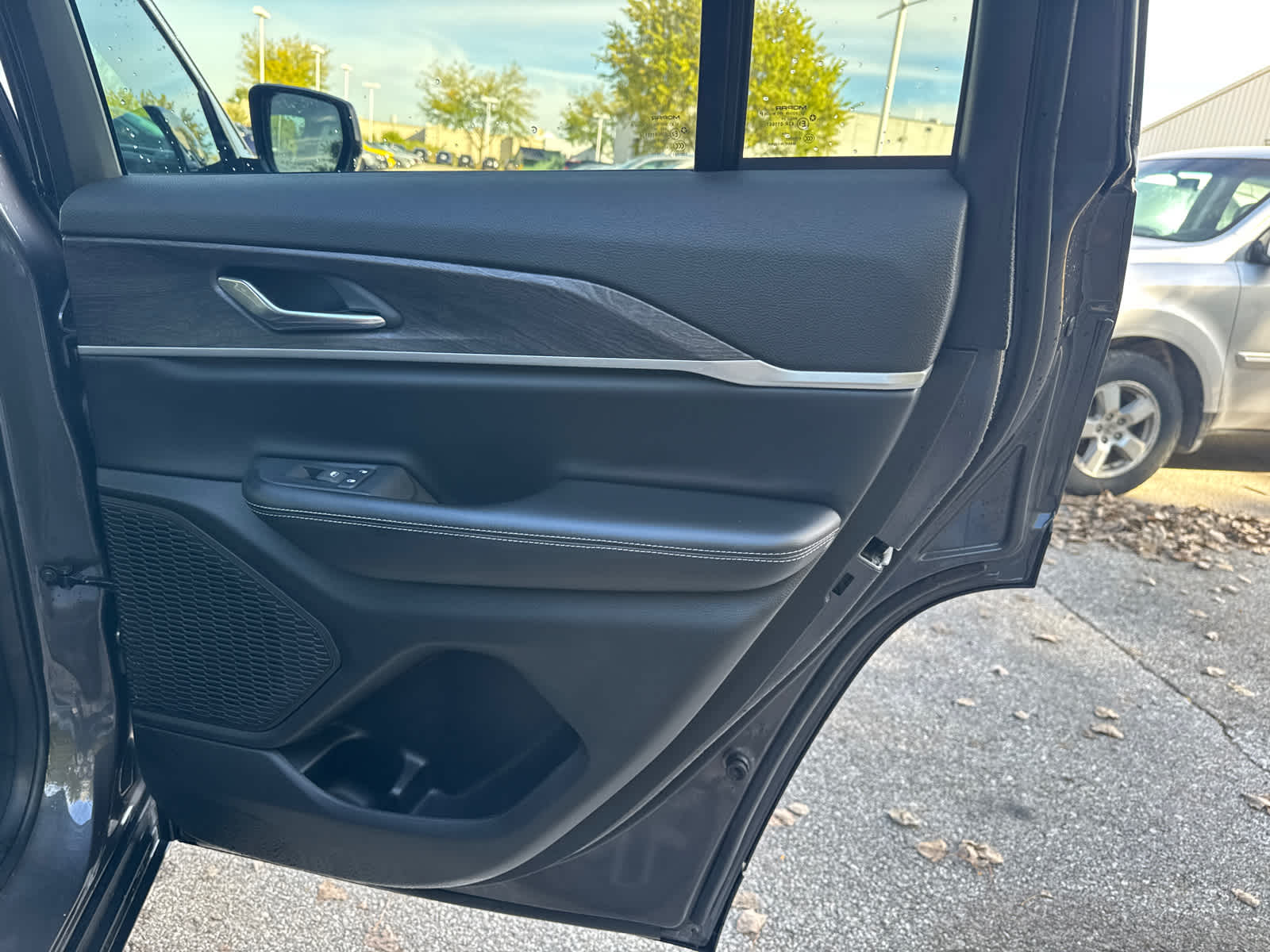 Thumbnail: 2025 Jeep Grand Cherokee - 9