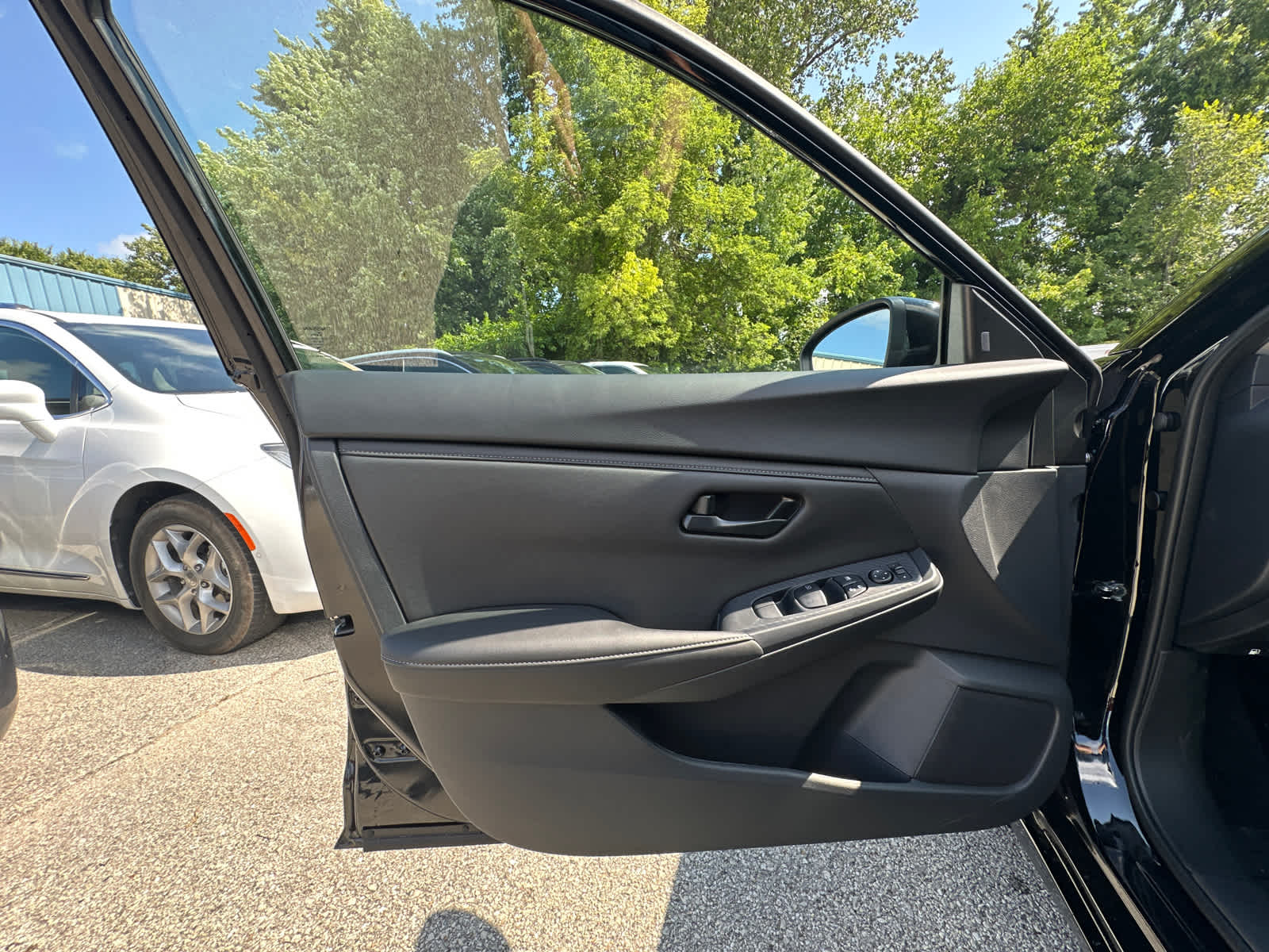 Thumbnail: 2025 Nissan Sentra - 14