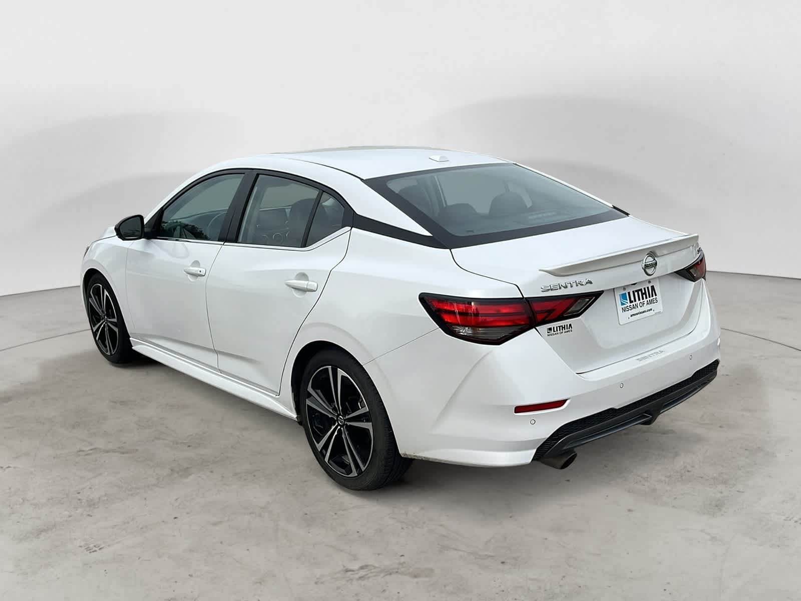 Thumbnail: 2022 Nissan Sentra - 4