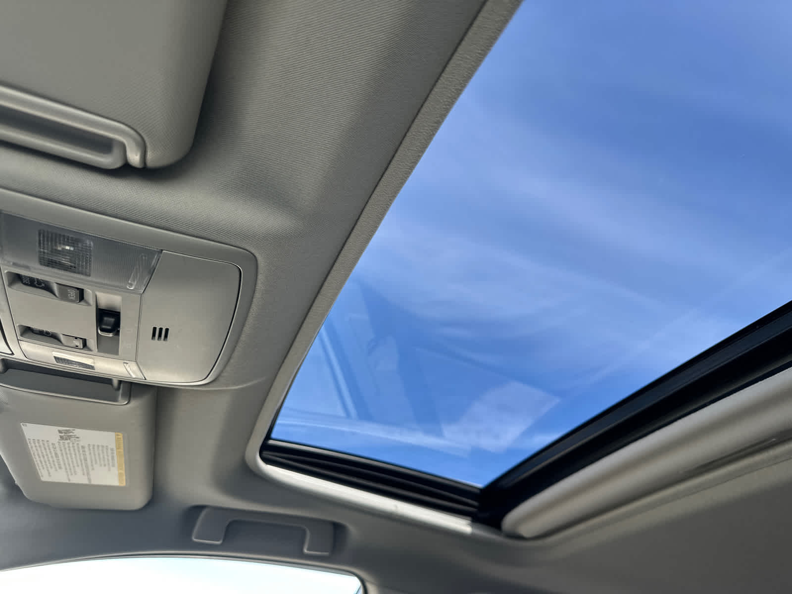 Thumbnail: 2017 Toyota RAV4 - 27