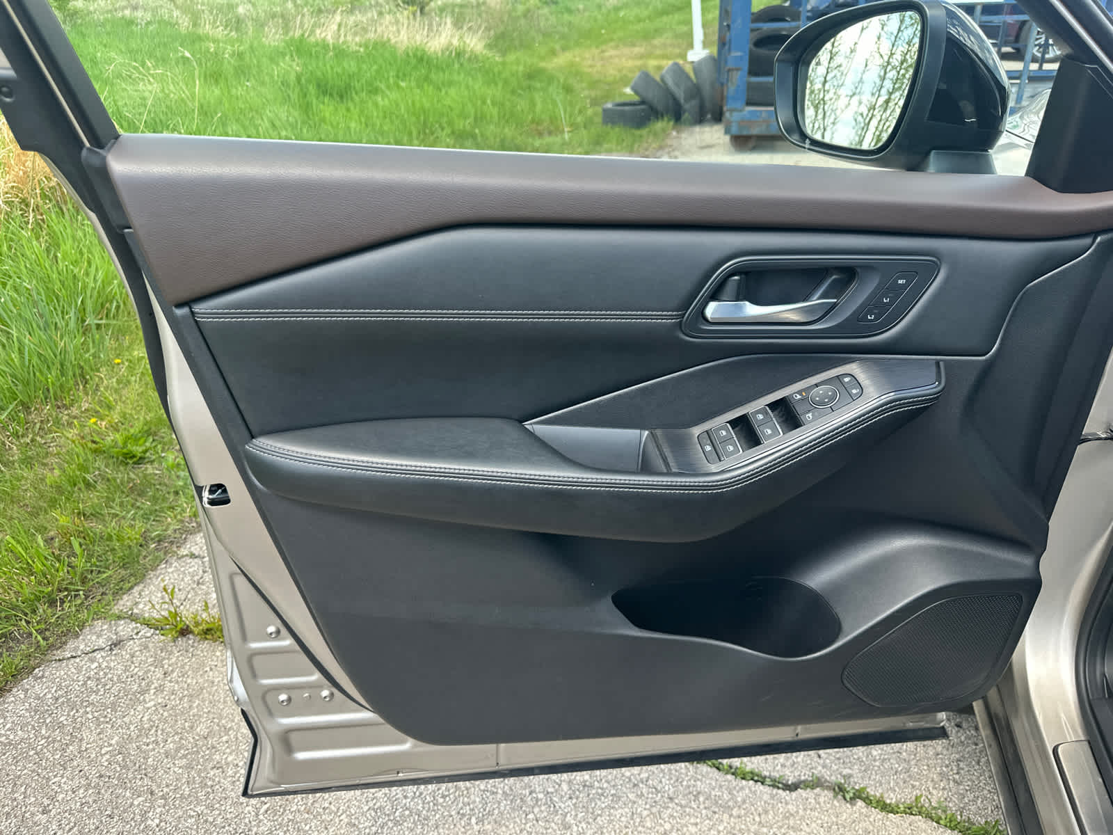 Thumbnail: 2023 Nissan Rogue - 15